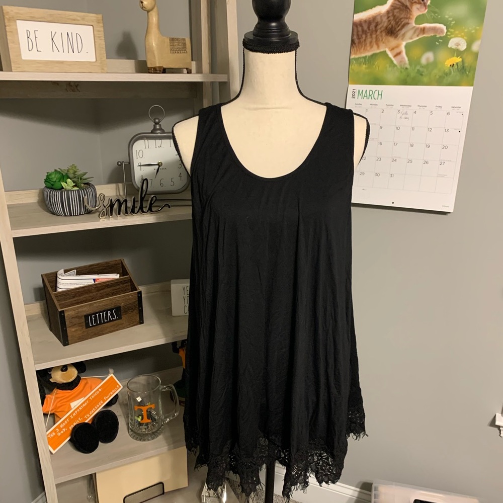 NWT Extender‎ Tank with Lace on Bottom Hem, Black, Size Large - Picture 4 of 4